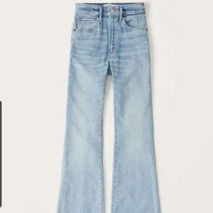A&F Ultra High Rise Flare Jeans 33/16s Sold out!
